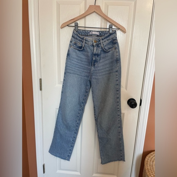 Zara High Rise Raw Hem Jeans - Picture 1 of 4